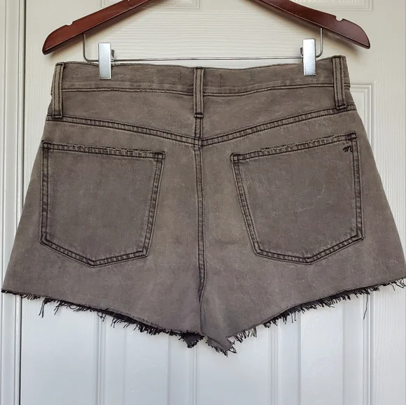 Madewell Gray Denim Shorts Raw Hem Mid Rise Relaxed Fit | Western Festival Vibe - Picture 5 of 8